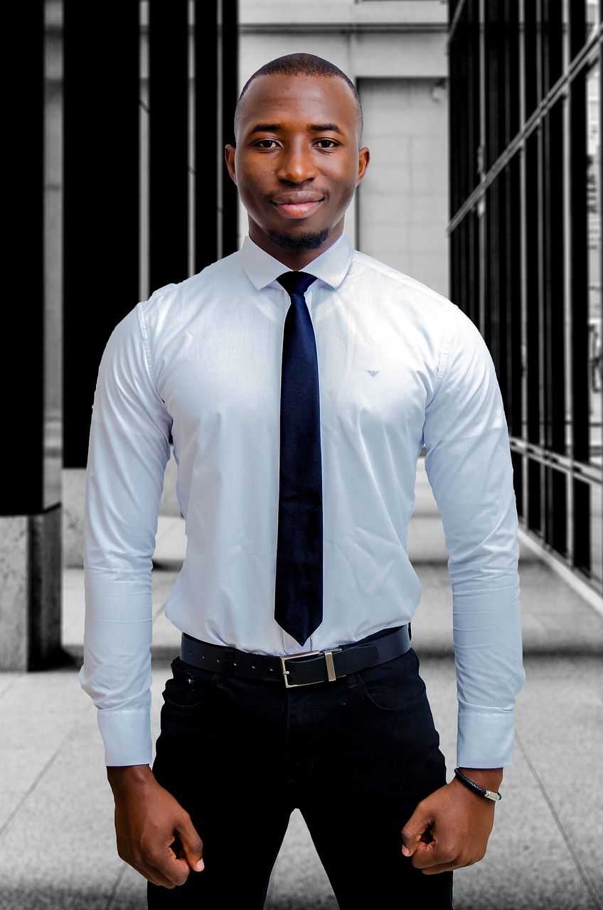 découvrez le parcours inspirant d'un jeune entrepreneur, ses défis, ses réussites et conseils pour réussir dans le monde des affaires.
