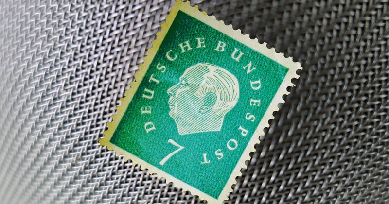 Combien de timbres pour 100g : le guide simple pour ne plus se tromper