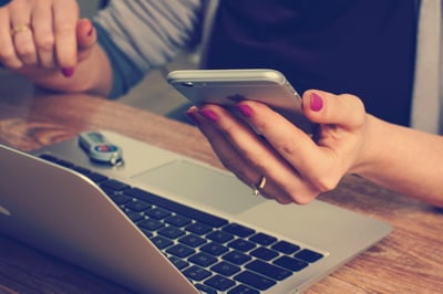 Faut-il solliciter un expert-comptable pour lancer son entreprise ? Avantages et inconvénients à connaître