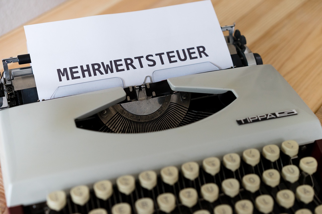 découvrez tout ce que vous devez savoir sur la tva (taxe sur la valeur ajoutée) : son fonctionnement, son taux, et son impact sur les entreprises et les consommateurs en france.