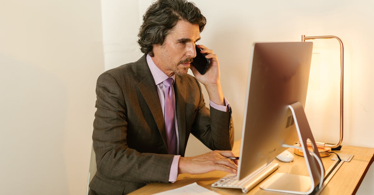 découvrez l'importance de la communication interne au sein des organisations. optimisez les échanges, renforcez la collaboration et boostez l'engagement des employés grâce à des stratégies efficaces et un environnement de travail transparent.