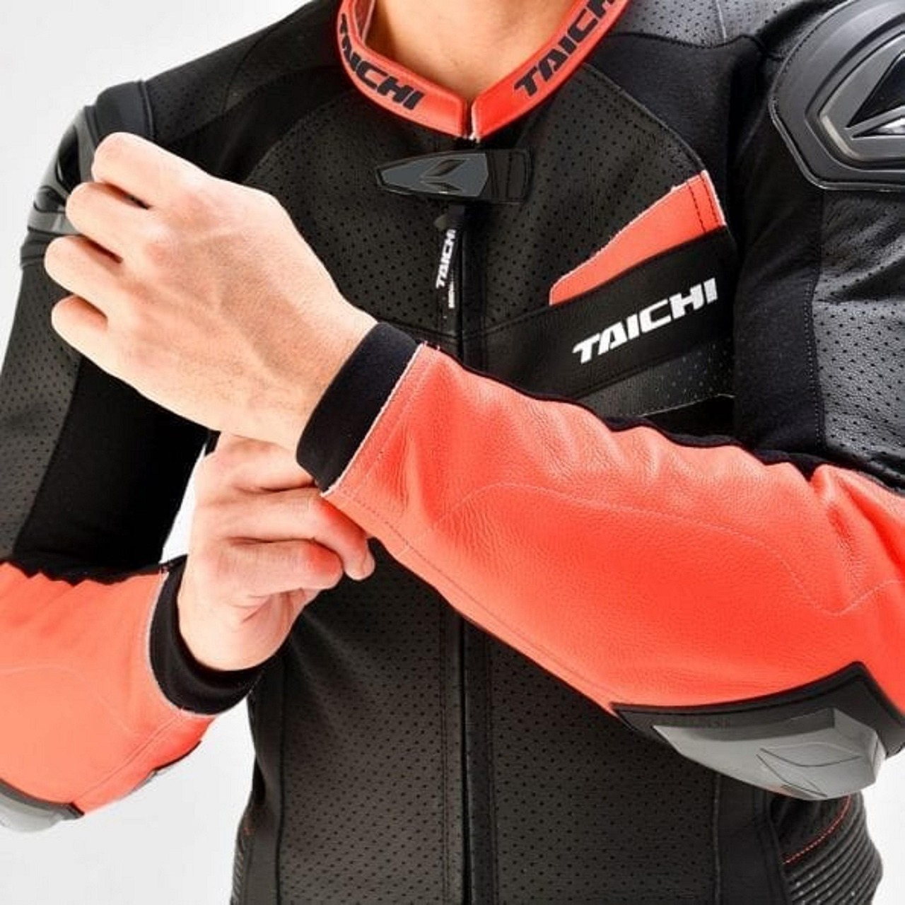 découvrez les meilleures offres sur les équipements, vêtements et accessoires de sport. profitez de promotions exclusives pour tous vos besoins sportifs, que vous soyez amateur ou professionnel.