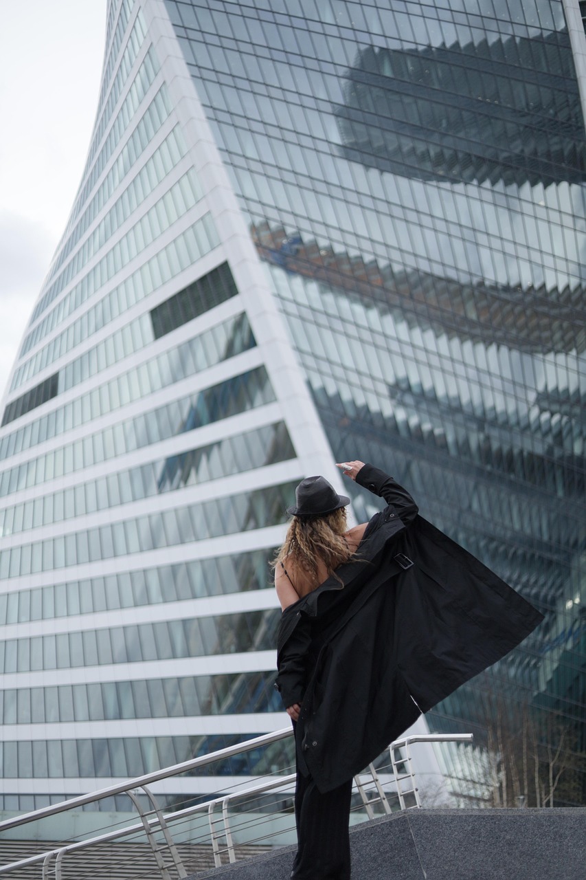 découvrez ce qu'est un business model, son importance pour la réussite d'une entreprise, et comment élaborer une stratégie efficace pour générer des revenus durables.