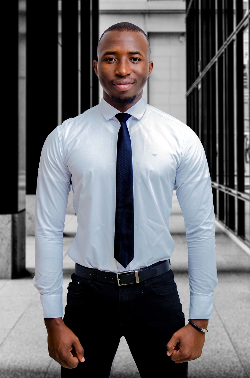 découvrez le parcours inspirant d'un jeune entrepreneur, ses défis, ses réussites et conseils pour réussir dans le monde des affaires.