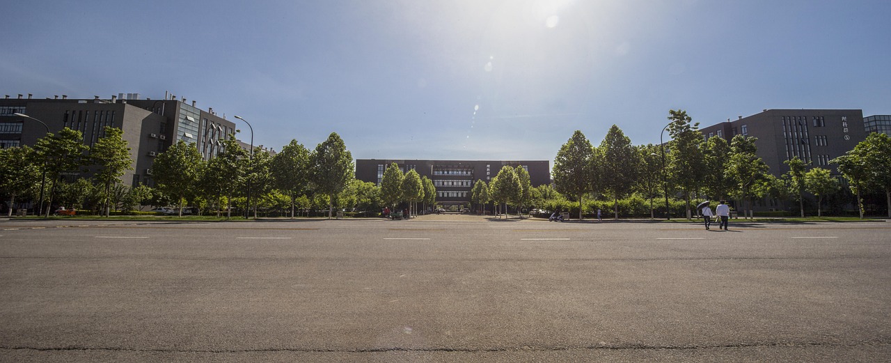 d&eacute;couvrez notre campus innovant alliant technologies de pointe et espaces collaboratifs pour favoriser la cr&eacute;ativit&eacute; et l'apprentissage.