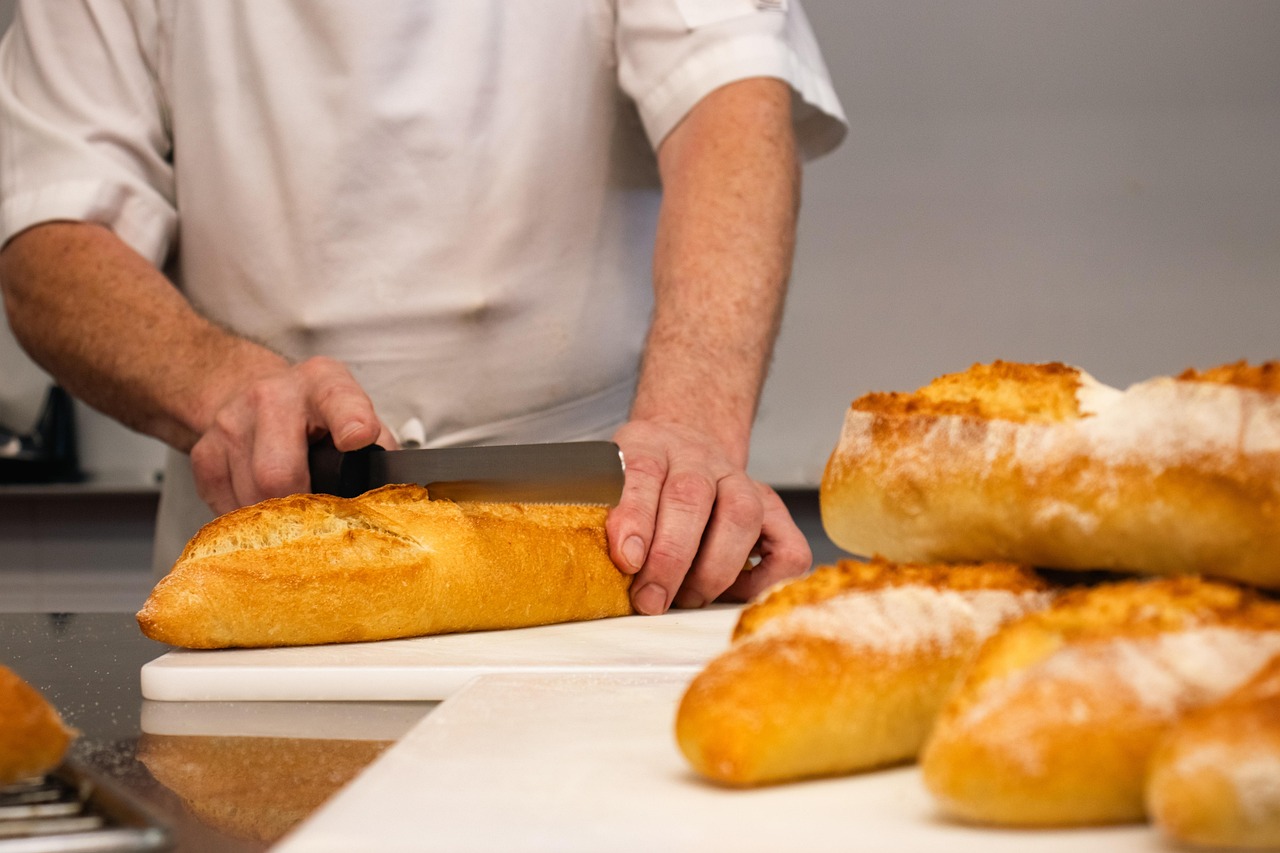 d&eacute;couvrez notre boulangerie artisanale, o&ugrave; tradition et passion se rencontrent pour vous offrir des pains, viennoiseries et p&acirc;tisseries frais et faits maison.